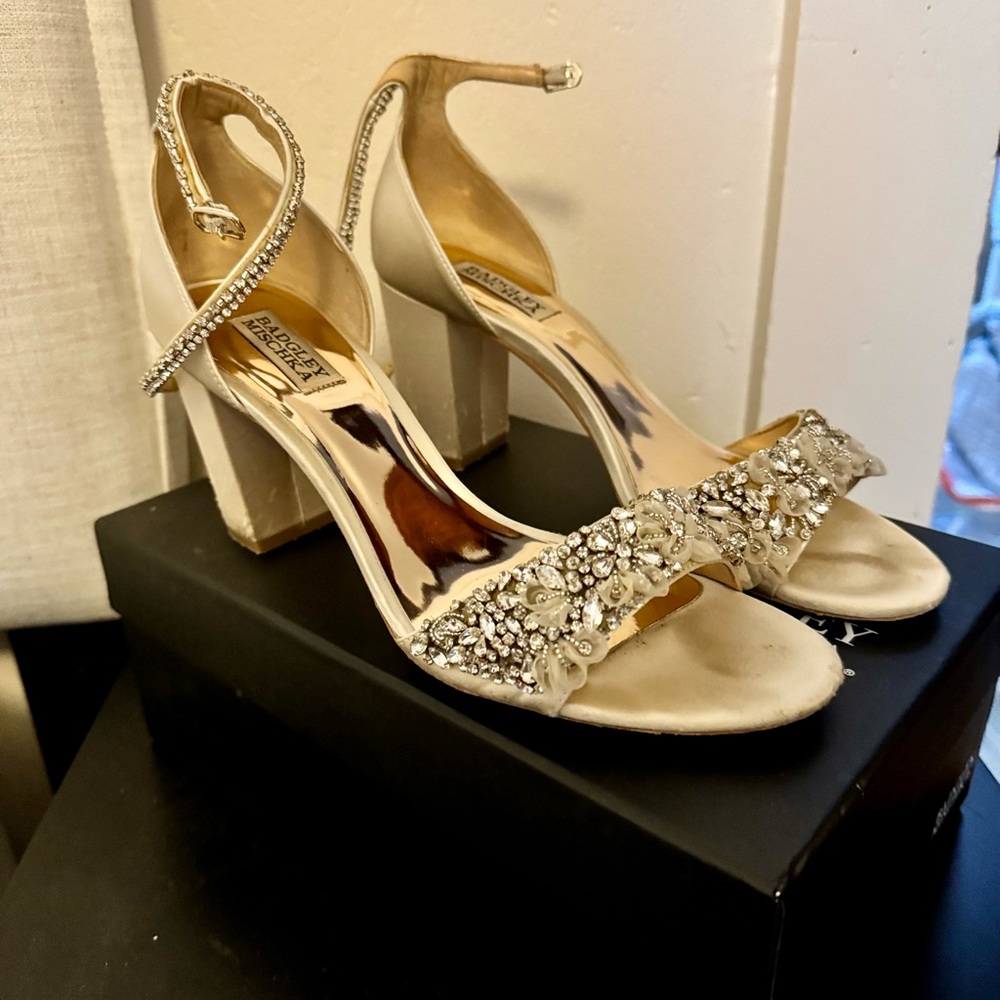 Badley Mischka Finesse Satin Heels w/ Crystals- Size 10